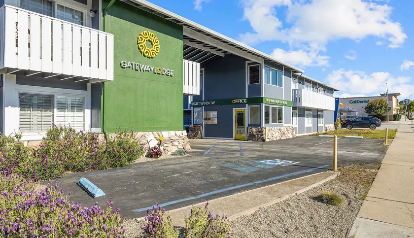 Gateway Lodge - Image 1