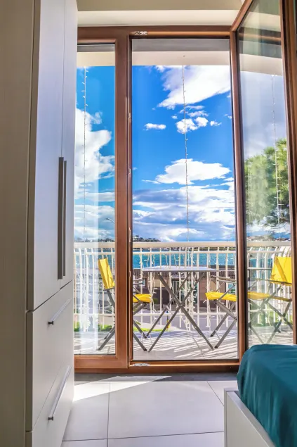 HAPPYROOMS - Image 1