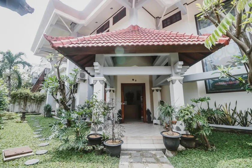RedDoorz Syariah near Gelora Delta Sidoarjo - Image 1