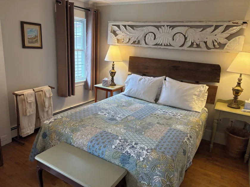 Hawks House Inn - Image 1
