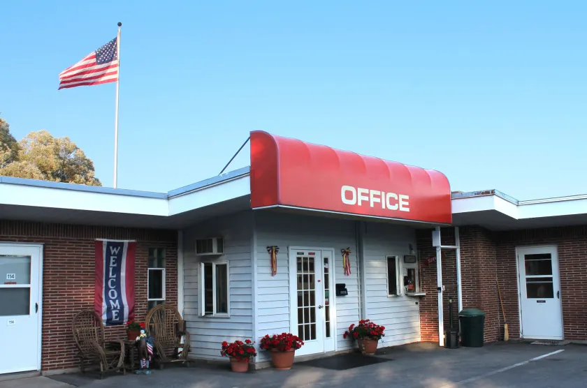 Budget Host Crestview Inn - Image 1