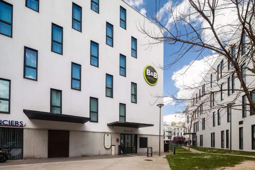 B&B HOTEL Lille Tourcoing Centre - Image 1
