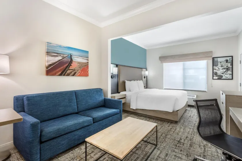 Best Western Plus Airport Inn & Suites - Image 1