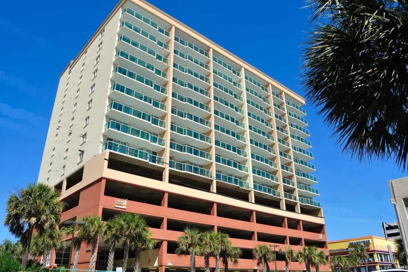 Malibu Pointe Beach Club 606 - Across The Street From The Ocean! Sleeps 12 guests! - Image 1