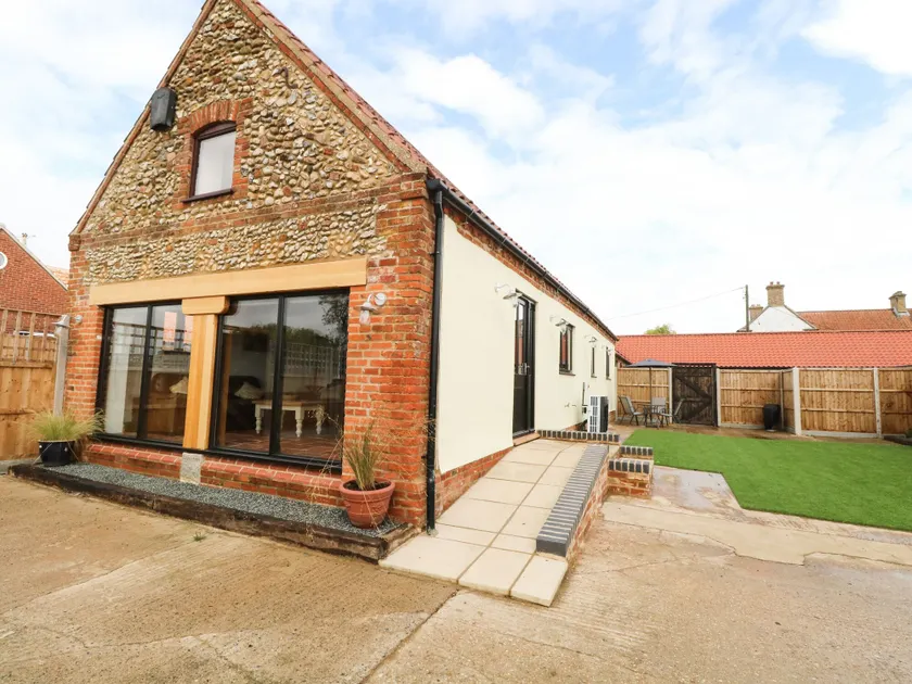 Little Barn - Image 1