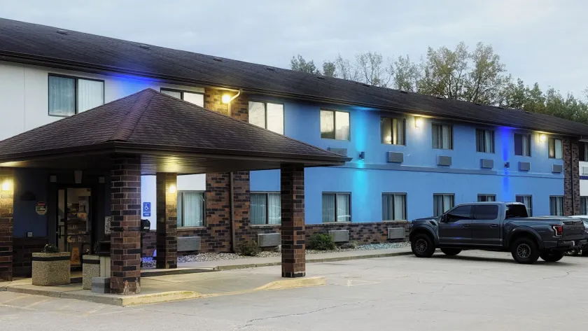 Days Inn by Wyndham Mankato - Image 1