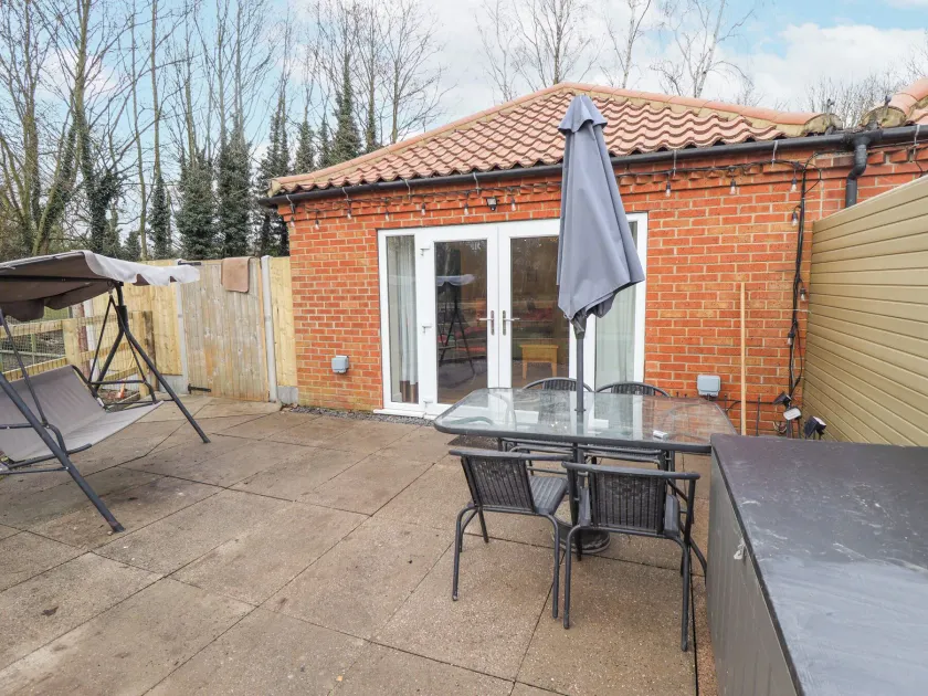 Willow Cottage - Image 1