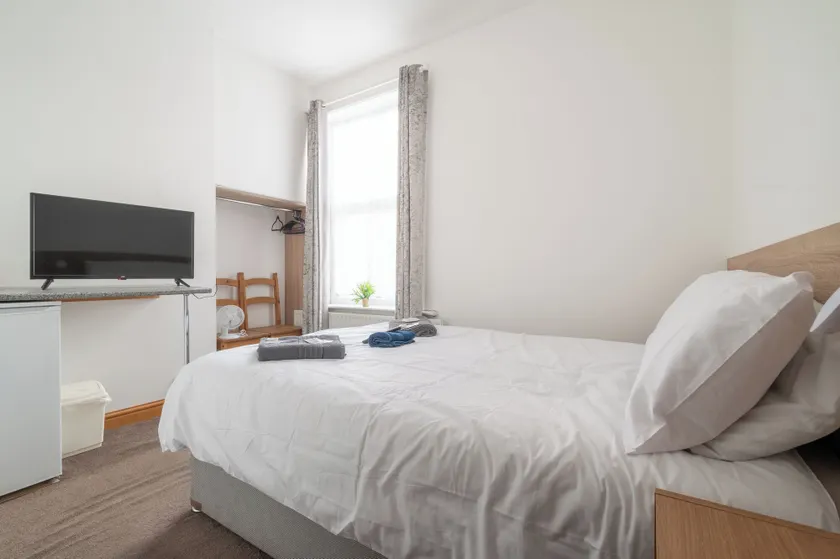 Moonside Rooms - Image 1
