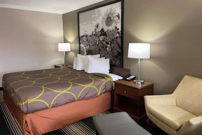 Red Lion Inn & Suites Junction City - Image 1