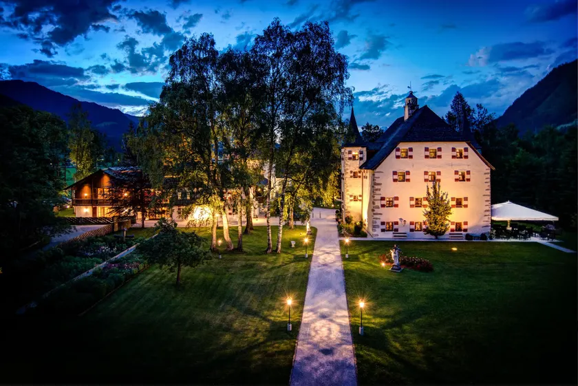 Schloss Prielau Hotel & Restaurants - Image 1