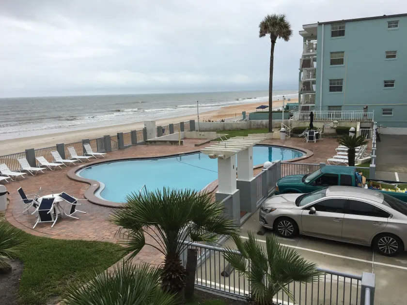 Arya Blu Inn & Suites - Image 1