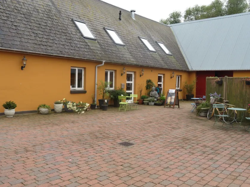 AD Apartment - Image 1