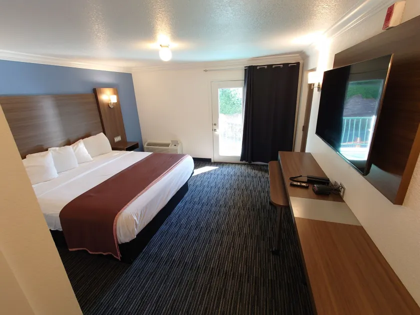 Reagan Resorts Inn - Image 1