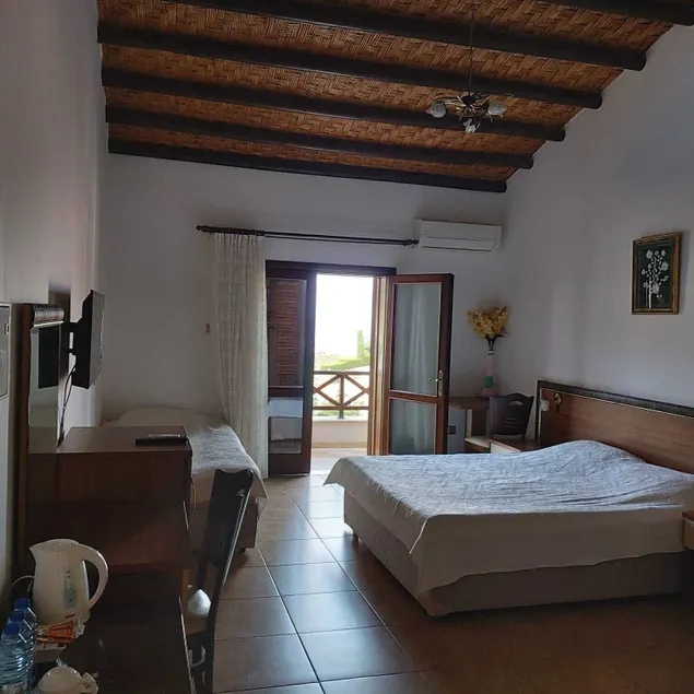 Vouni King Hotel - Image 1