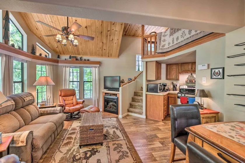 Gateway to Sunrise Resort! Show Low Cabin w/ Deck - Image 1