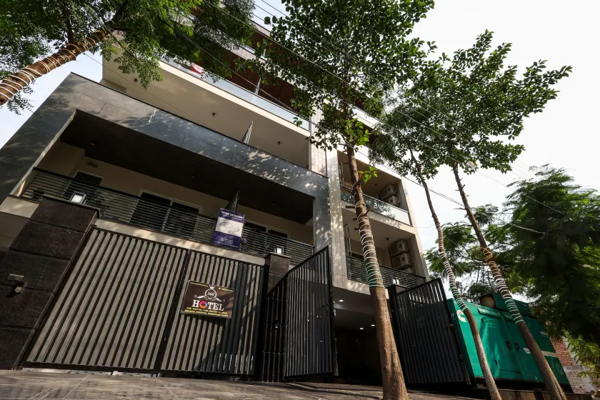 360 Degree Hotel - Image 1