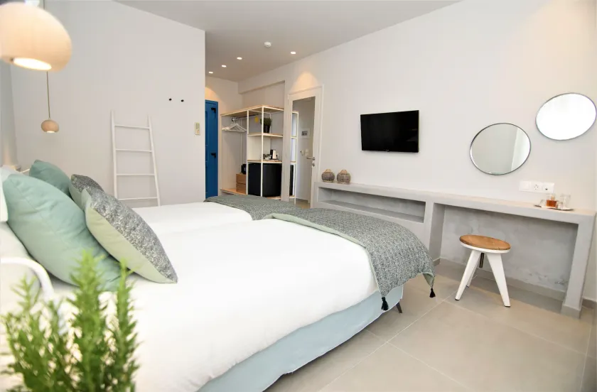 Vigla Hotel - Image 1