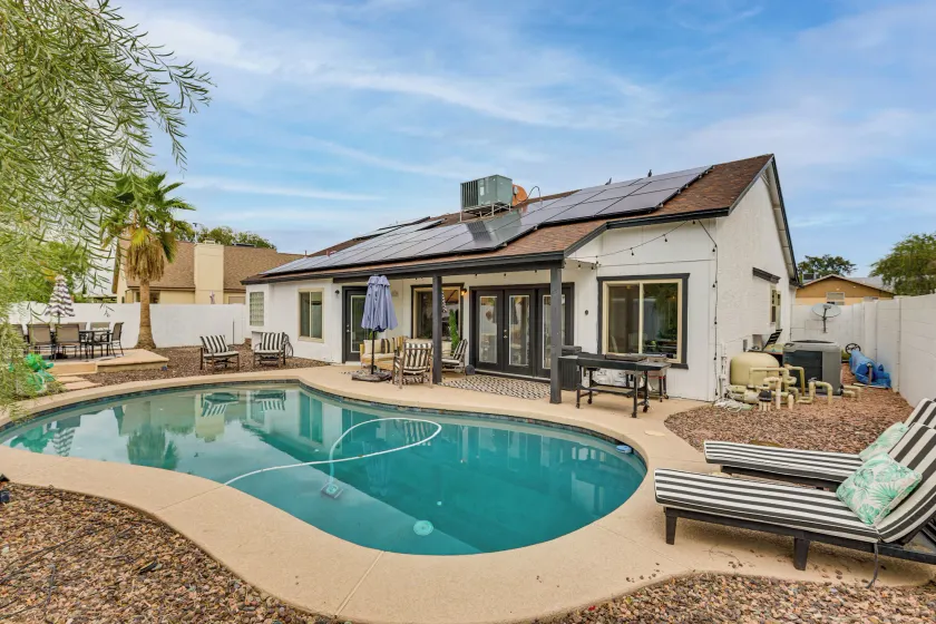 Seasonally Heated Pool: Phoenix Family Home! - Image 1