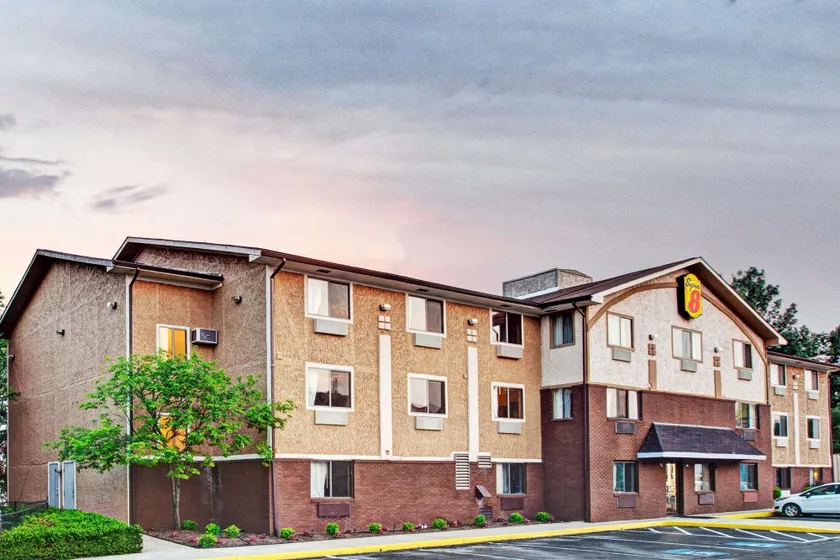 Super 8 by Wyndham Baltimore/Essex Area - Image 1