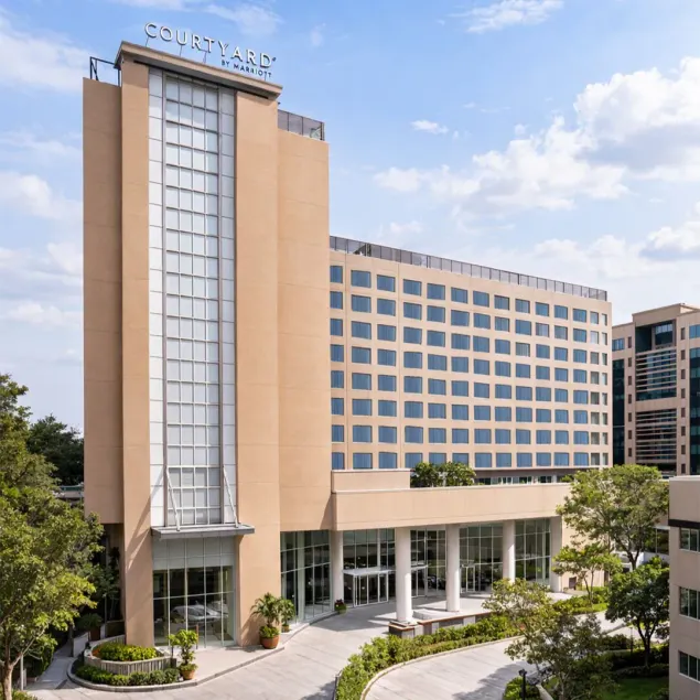 Courtyard by Marriott Mumbai International Airport - Image 1