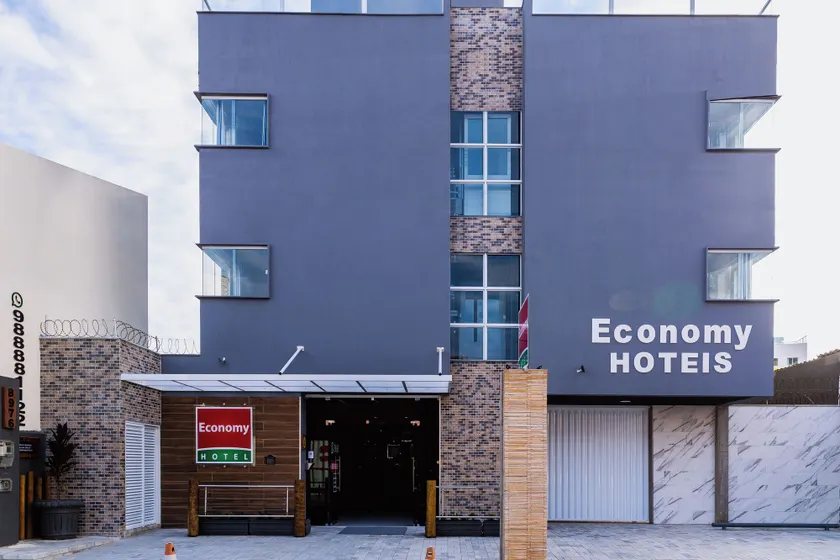 Economy Hotel - Image 1