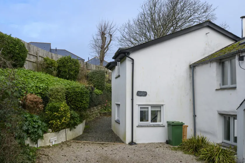 Waterwitch Cottage - Image 1