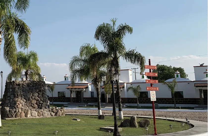 Hotel Villas Mahando - Entrada (vista interior)
