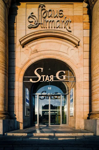 Star G Hotel Premium Dresden Altmarkt - Image 1