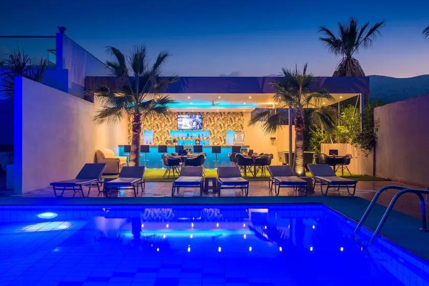 Primavera Beach Hotel Studios & Apartments - Image 1