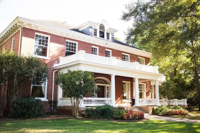 Huffman Manor Inn - Image 1