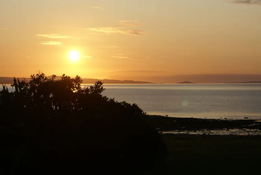 Te Puru Beach Lodge - Image 1