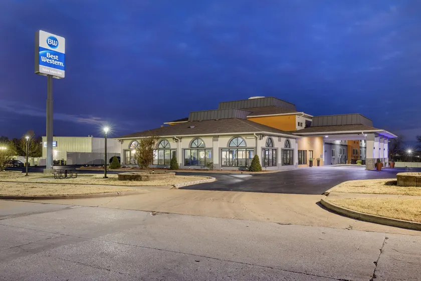 Best Western St. Louis Inn - Image 1