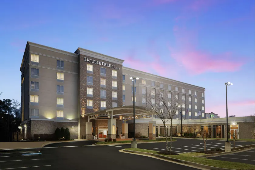 DoubleTree by Hilton Richmond Airport - Image 1