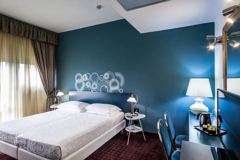 Hotel Mirage - Image 1