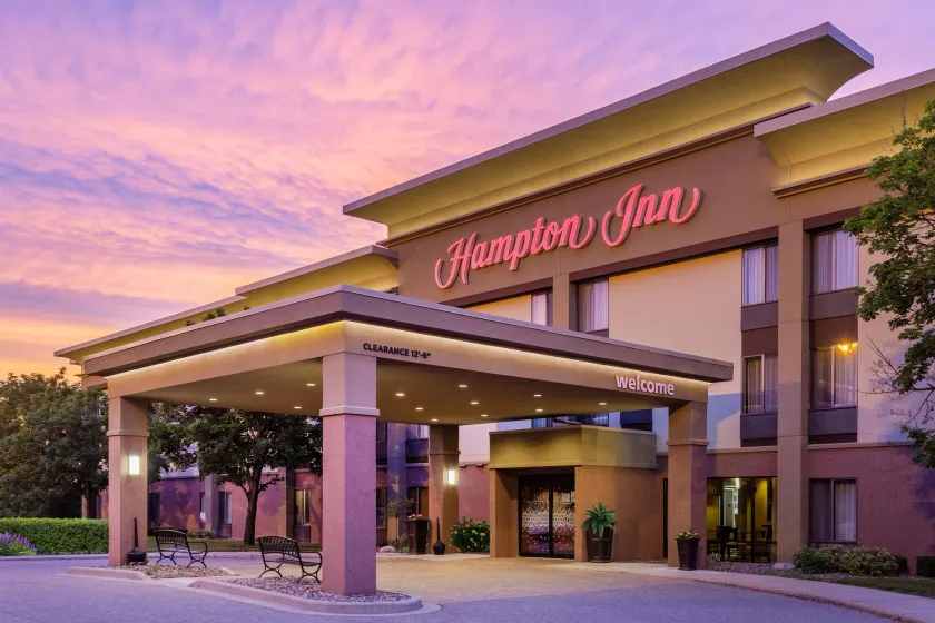 Hampton Inn Eau Claire - Image 1