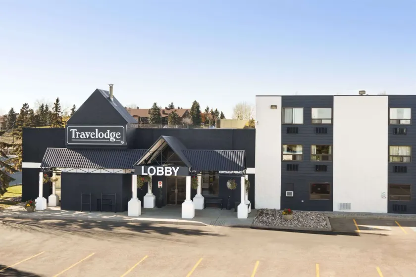 Travelodge by Wyndham Edmonton South - Image 1