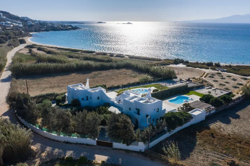Aqua Breeze Villas on the beach - Image 1