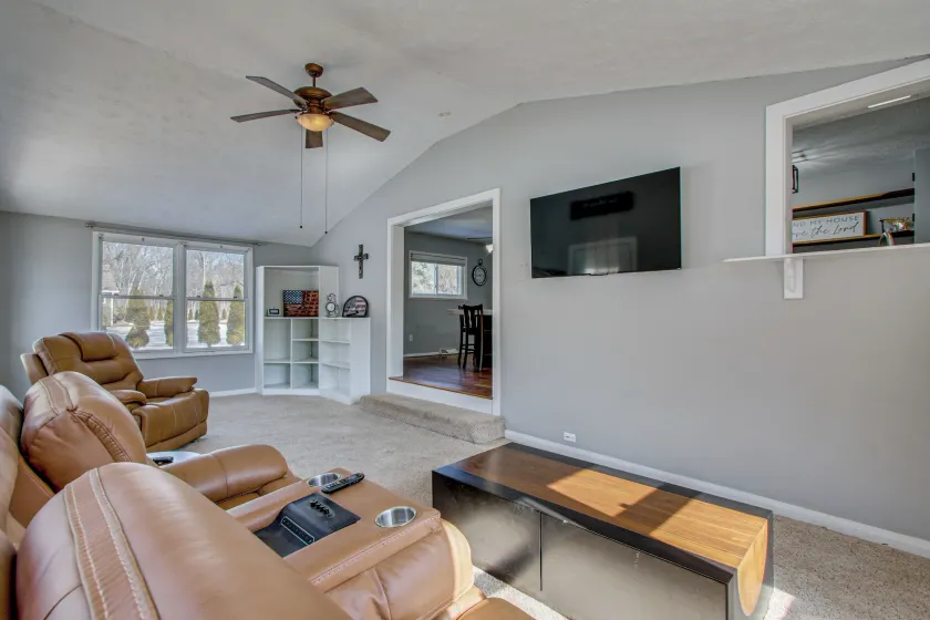Peaceful Retreat w/ Private Hot Tub in New Albany - Image 1