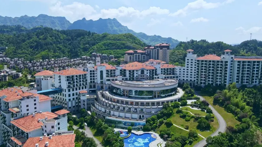 Zhangjiajie Country Garden Phoenix Suites Hotel - Image 1
