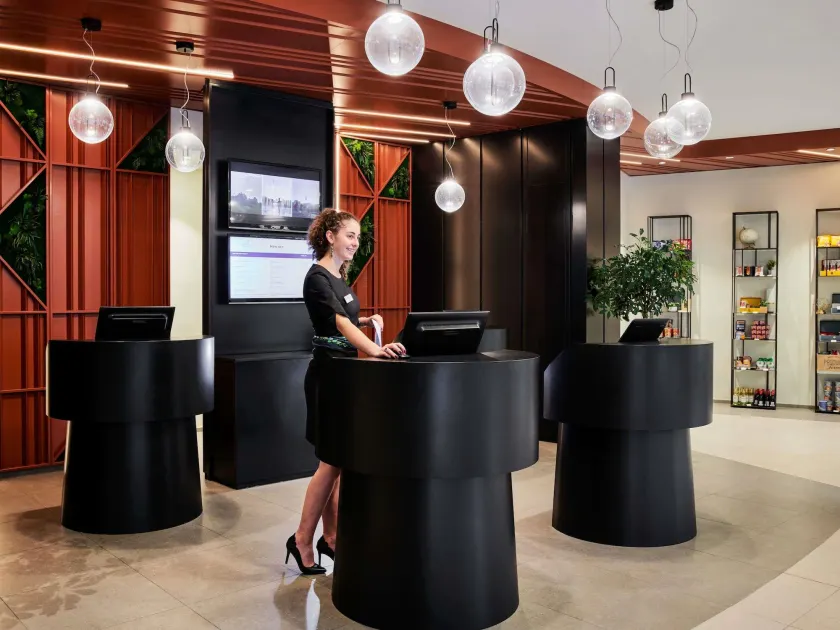 Mercure Paris La Défense - Image 1