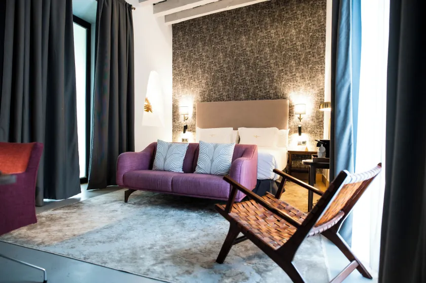 Legado Alcazar Hotel - Image 1