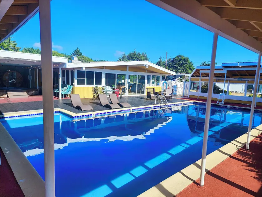 Beachwood Condos & Resort - Image 1