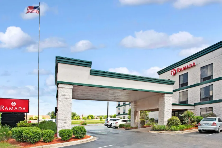 Ramada by Wyndham Pearl/Jackson Airport - Image 1