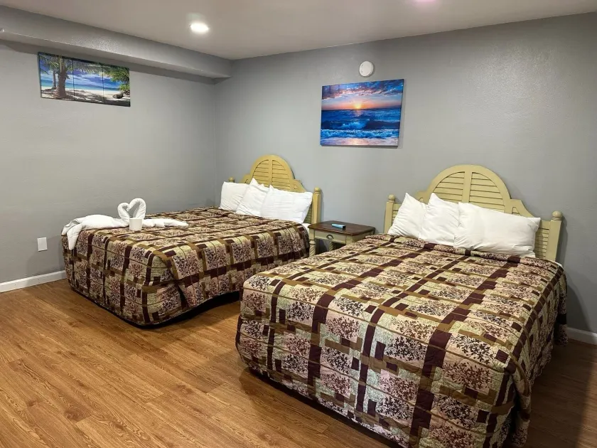 Budget Inn - Image 1