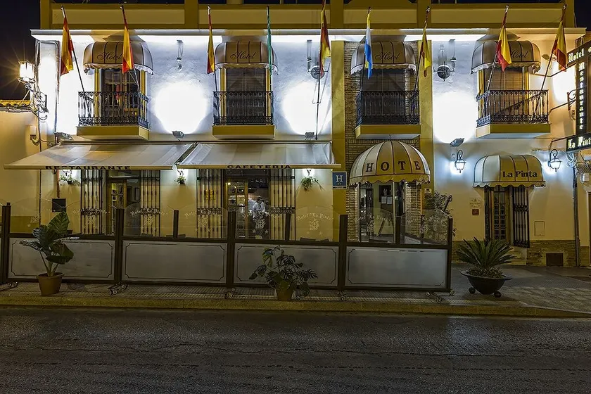 Hotel La Pinta - Image 1