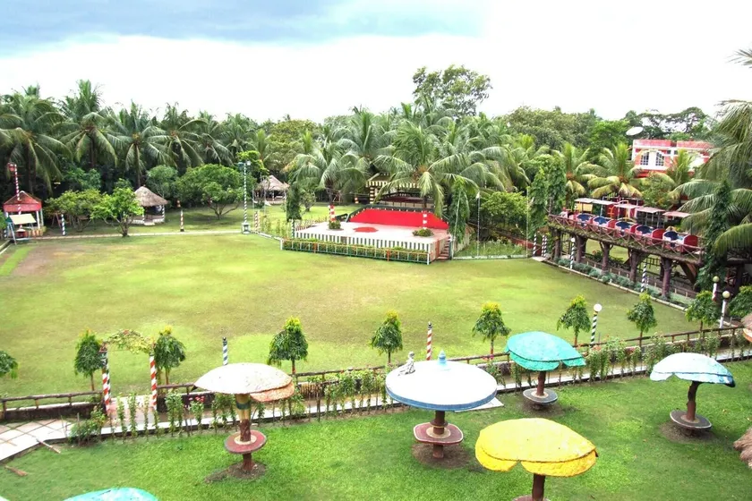 Palm Village Resort - Image 1