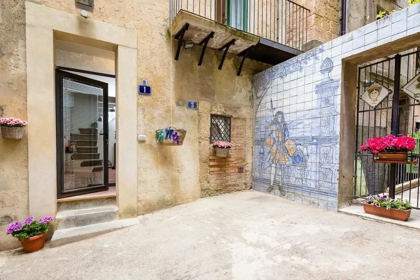 Palazzo Taranto Luxury Rooms - Image 1