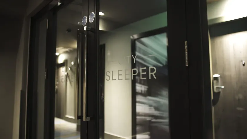 City Sleeper at Royal National Hotel - Interior entrance
