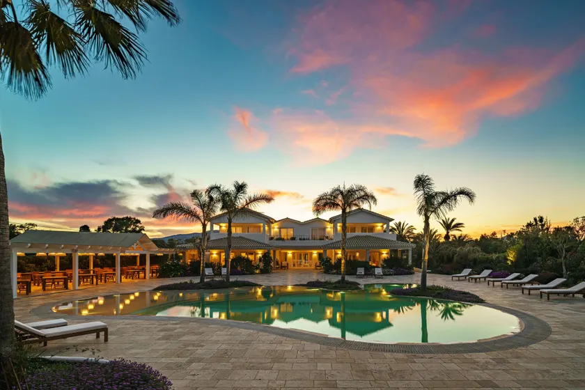 Sant Efis Hotel - Image 1