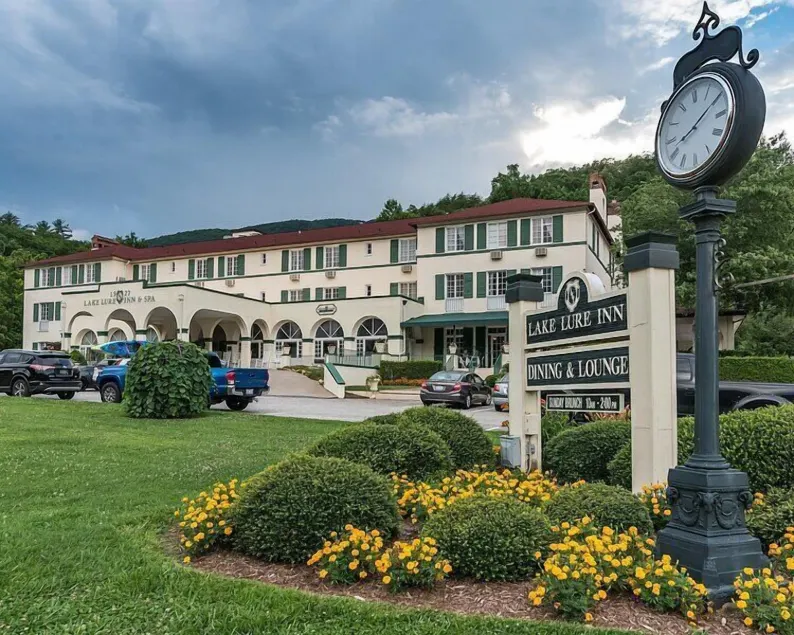 Lake Lure Inn and Spa - Image 1